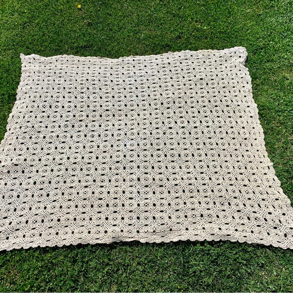 Other - Crochet table cloth
